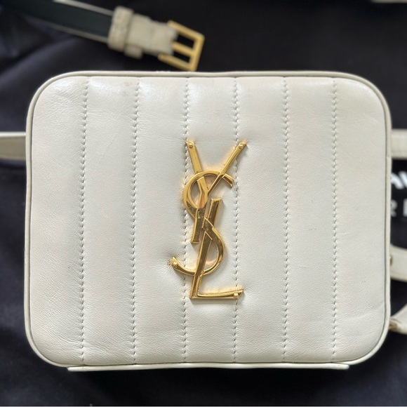 USED SAINT LAURENT
Lambskin Matelasse Vicky Monogram Belt Bag Crema Soft - Picture 2 of 8